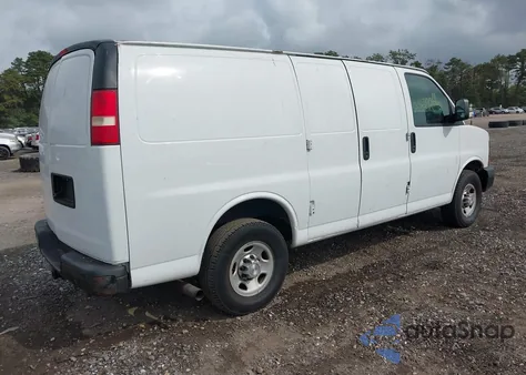 2015 Chevrolet Express 2500 Work Van z USA, uszkodzony, nr VIN 1GCWGFCF9F1168182